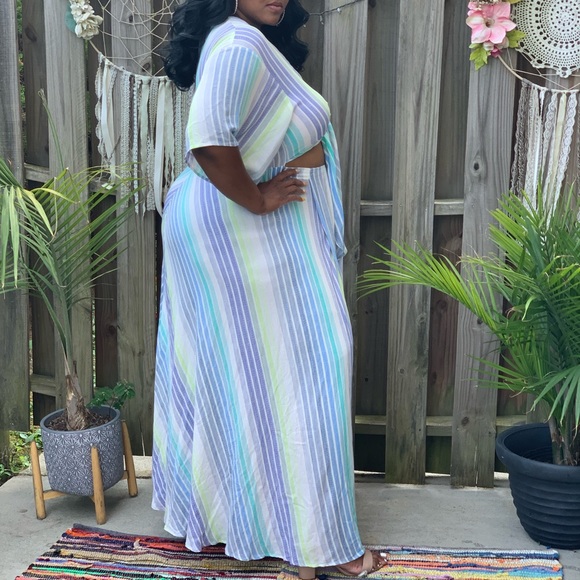 Plus Maxi Dress - Picture 2 of 4